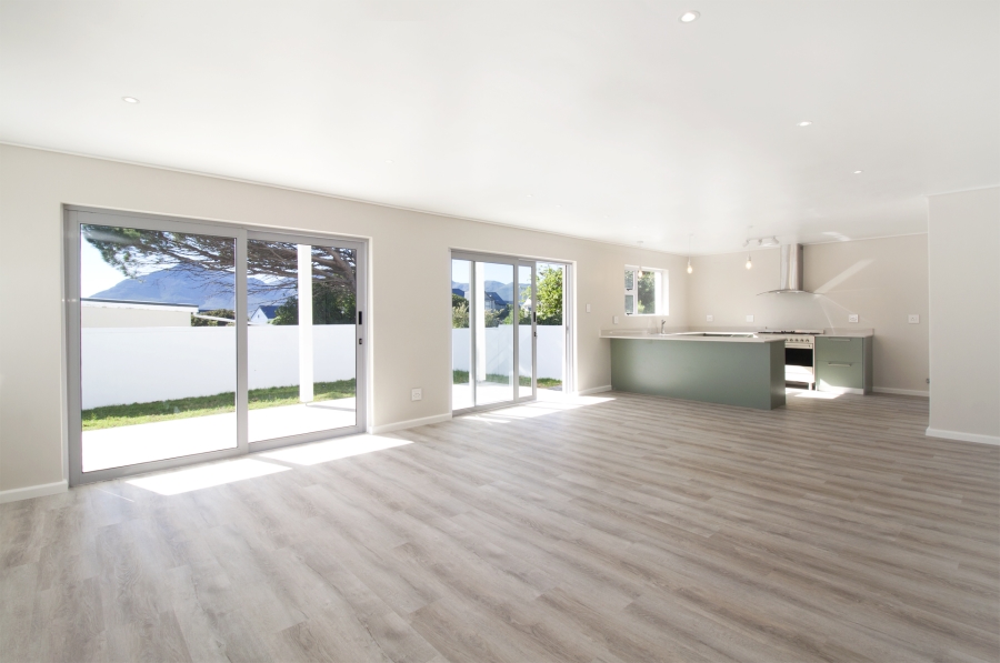 4 Bedroom Property for Sale in Imhoffs Gift Western Cape